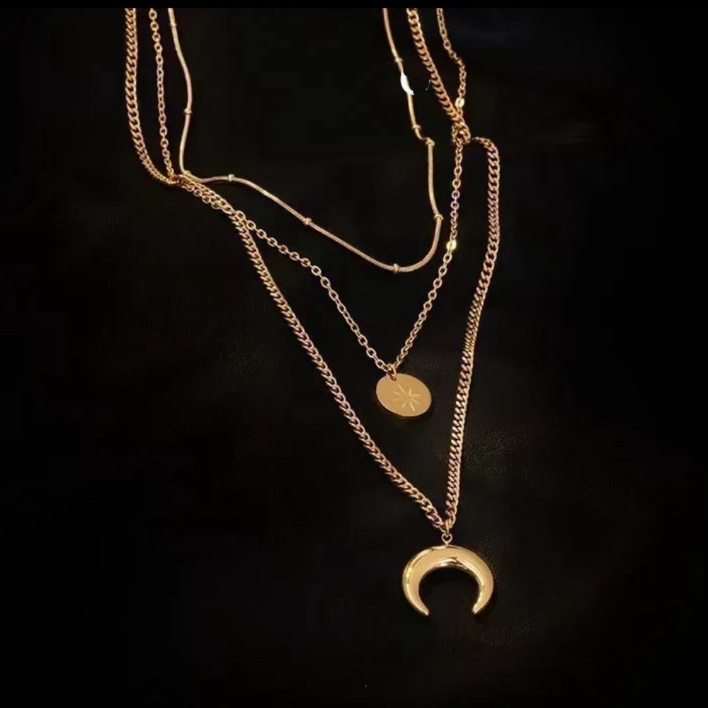 18k gold plated layer moon crescent necklace - Picture 2 of 3